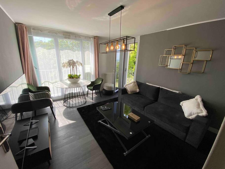 Appartement Familial Wifi Netflix Amazon Prime Saint-Cyr-lʼÉcole Εξωτερικό φωτογραφία